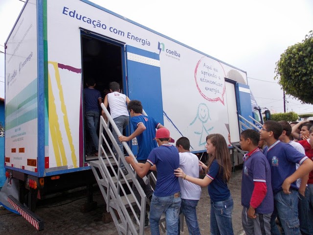 O projeto de Unidade Móvel Educativa - UME conta com uma equipe de educadores e agentes educativos capacitados.